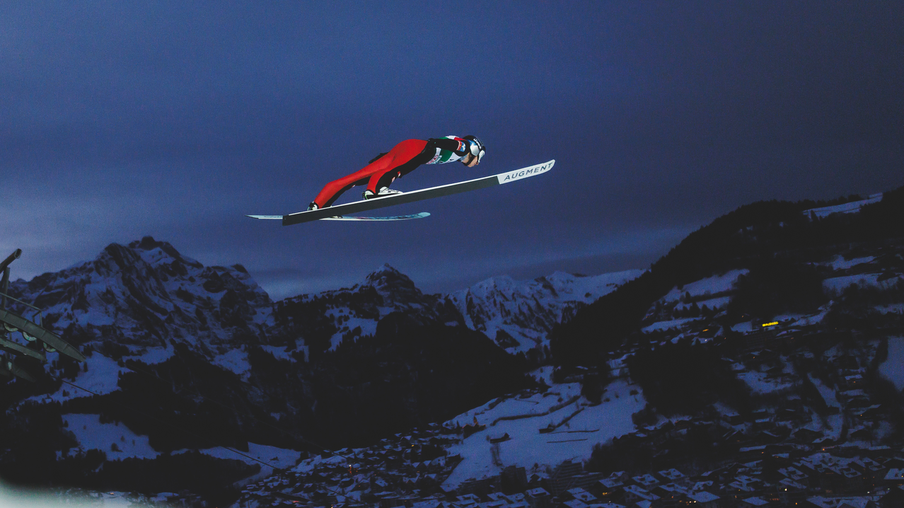 Engelberg Tschofenig Flug | © EXPA